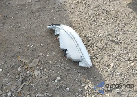 2004 Toyota Camry Le z USA, uszkodzony, nr VIN 4T1BE32K94U282921